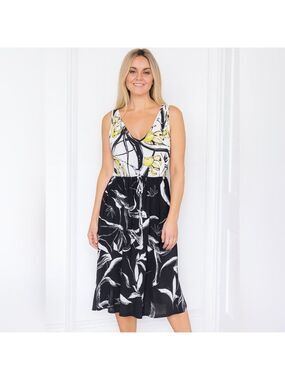 Smash tropical print midi length. Black & Yellow with waist tie. size XL. EUC